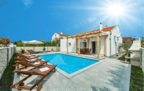 Awesome Home In Privlaka